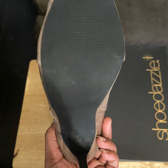 Lovely Heel Booties - Picture 3 of 3